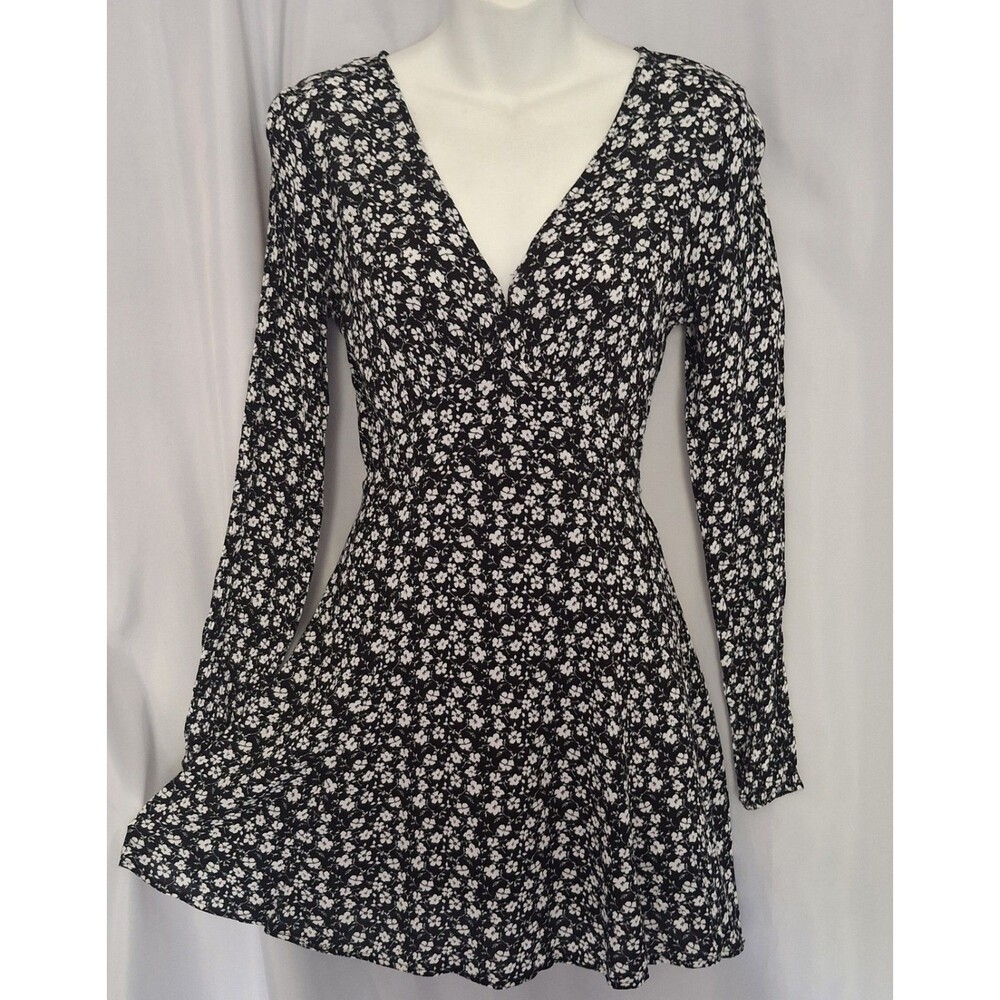 Vtg Y2K 90s Babydoll Daisy Print Mini dress  fit and flare V neck whimsigoth XS